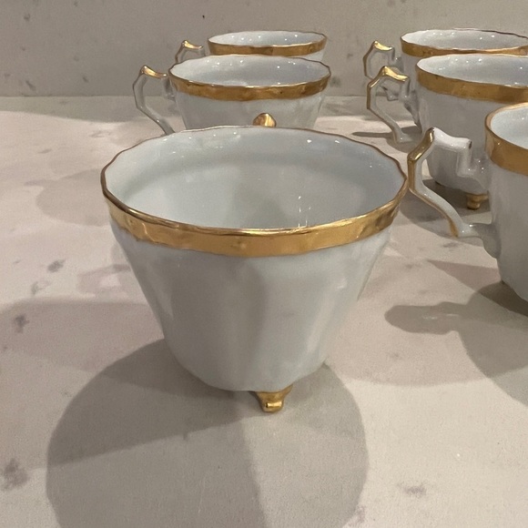 Set of 6 footed white bone china tea cups with gold trim around the rim, handle - Picture 3 of 13